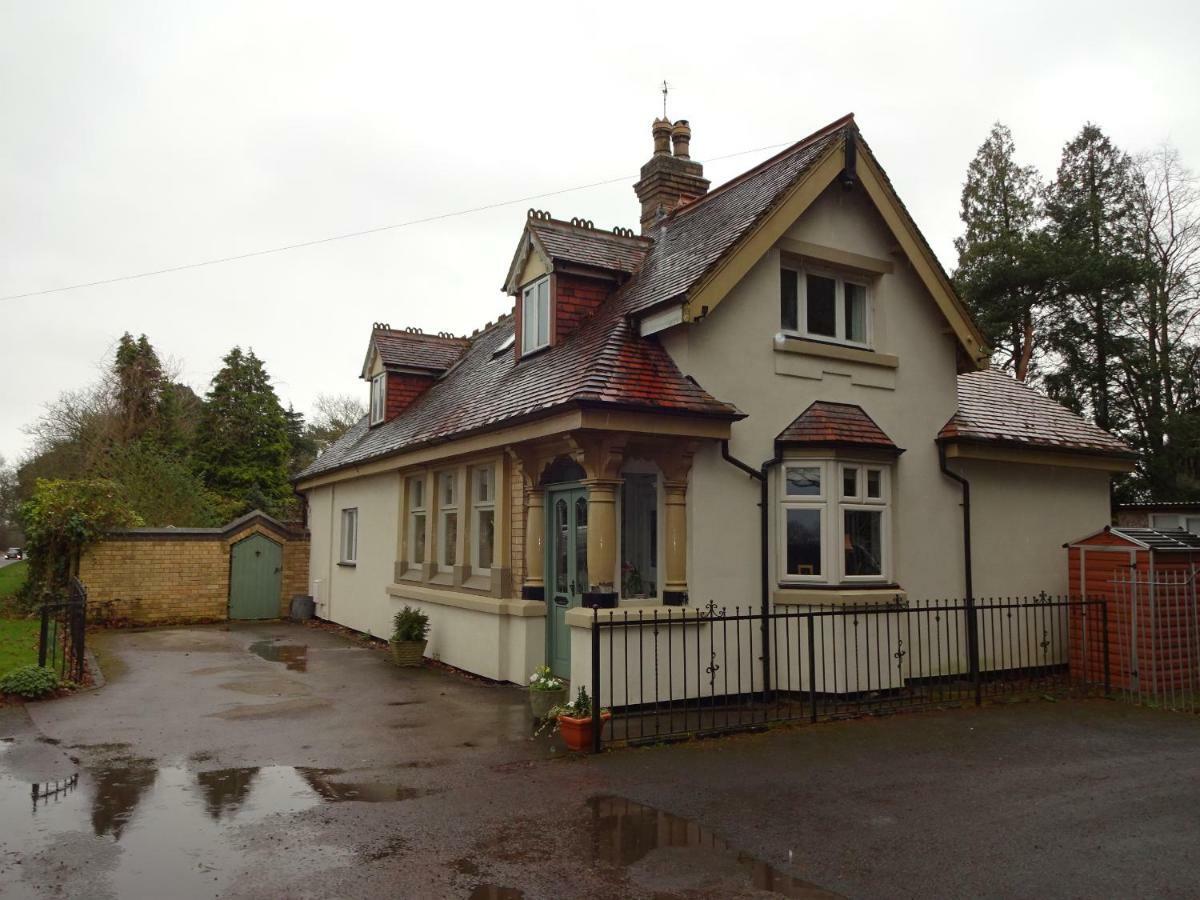 Victorian Gate House Own Bathroom 索利赫尔 外观 照片